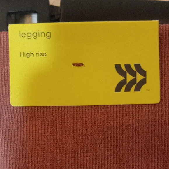 All in Motion Women's Rust Leggings - Picture 4 of 5